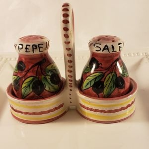 Vintage Dipinlo hand painted italian pottery Salt (sale) & Pepper(pepe) shackers